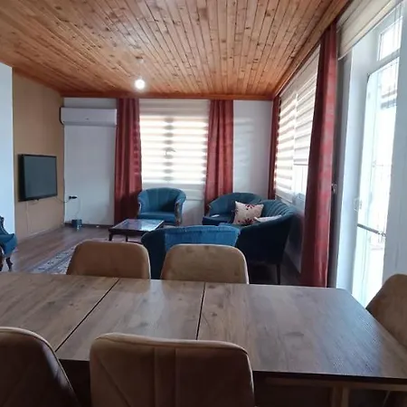 Huelya Apartment *