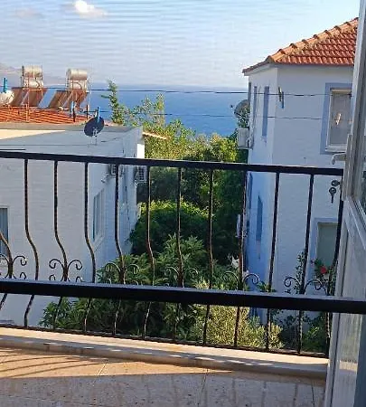 Huelya Apartment